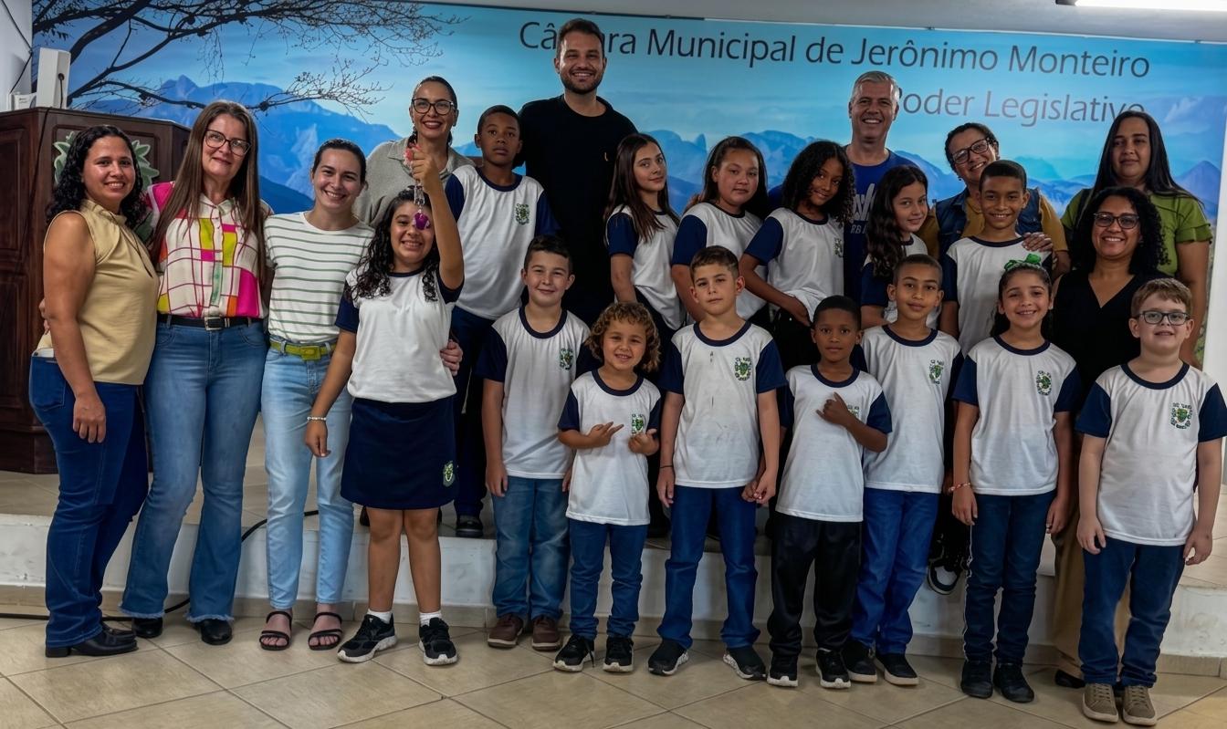 Alunos da Rede Municipal realizam visita pedagógica à Câmara Municipal de Jerônimo Monteiro